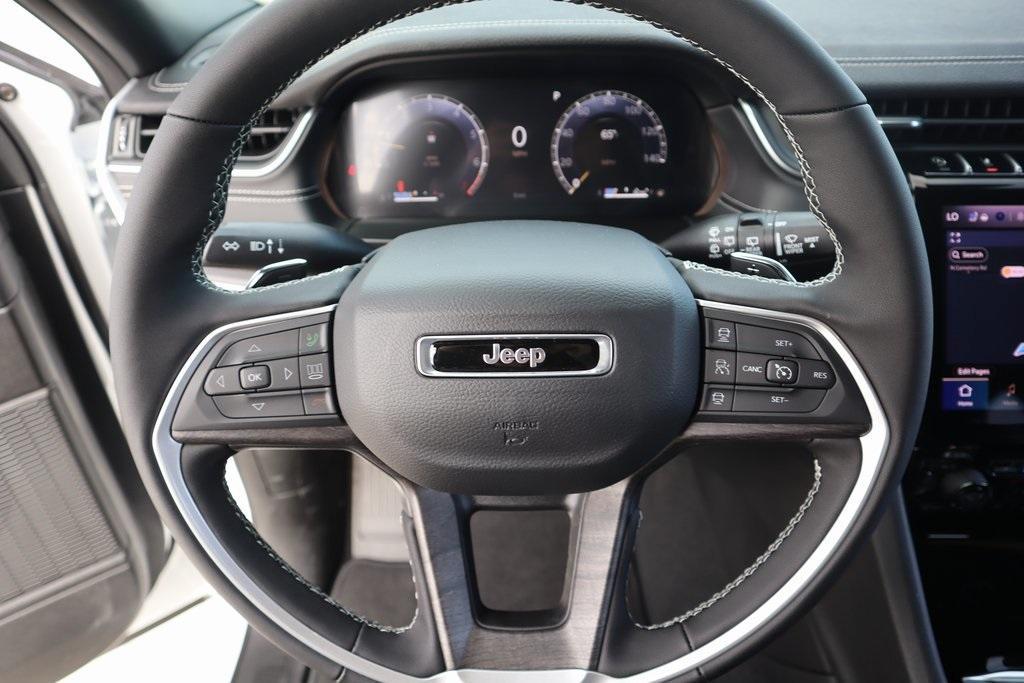 new 2025 Jeep Grand Cherokee car, priced at $50,073