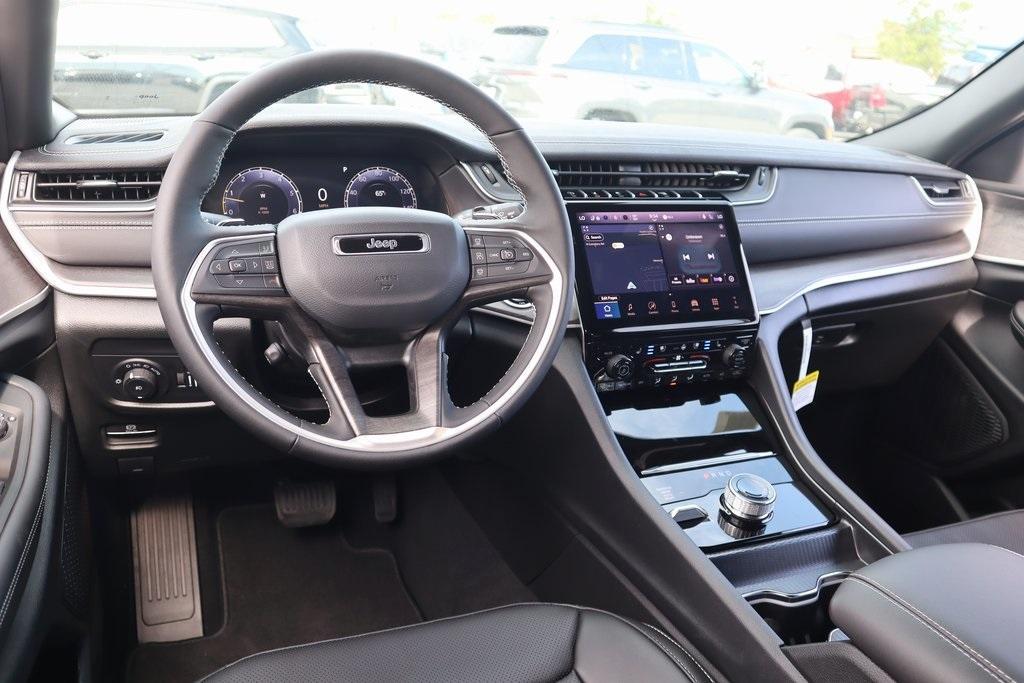 new 2025 Jeep Grand Cherokee car, priced at $50,073