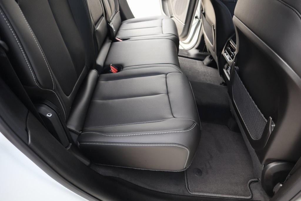 new 2025 Jeep Grand Cherokee car, priced at $50,073