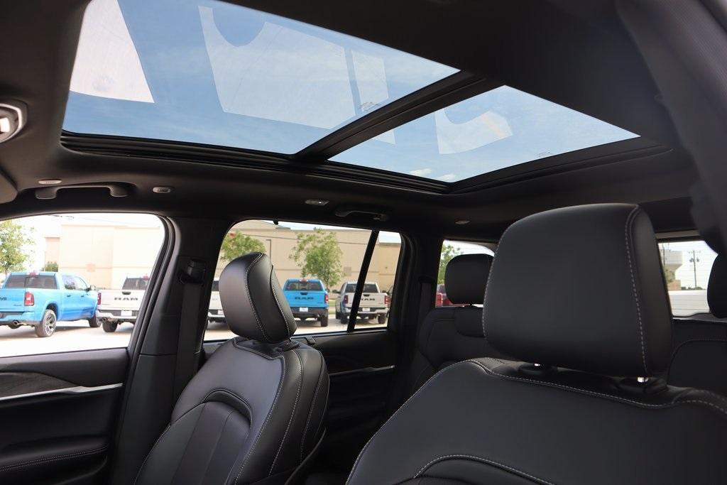 new 2025 Jeep Grand Cherokee car, priced at $50,073