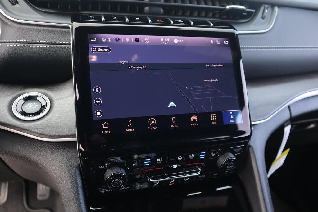 new 2025 Jeep Grand Cherokee car, priced at $50,073