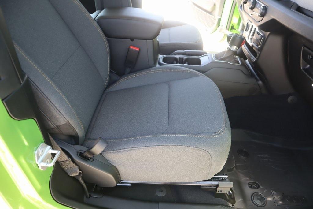 new 2025 Jeep Wrangler car, priced at $33,280