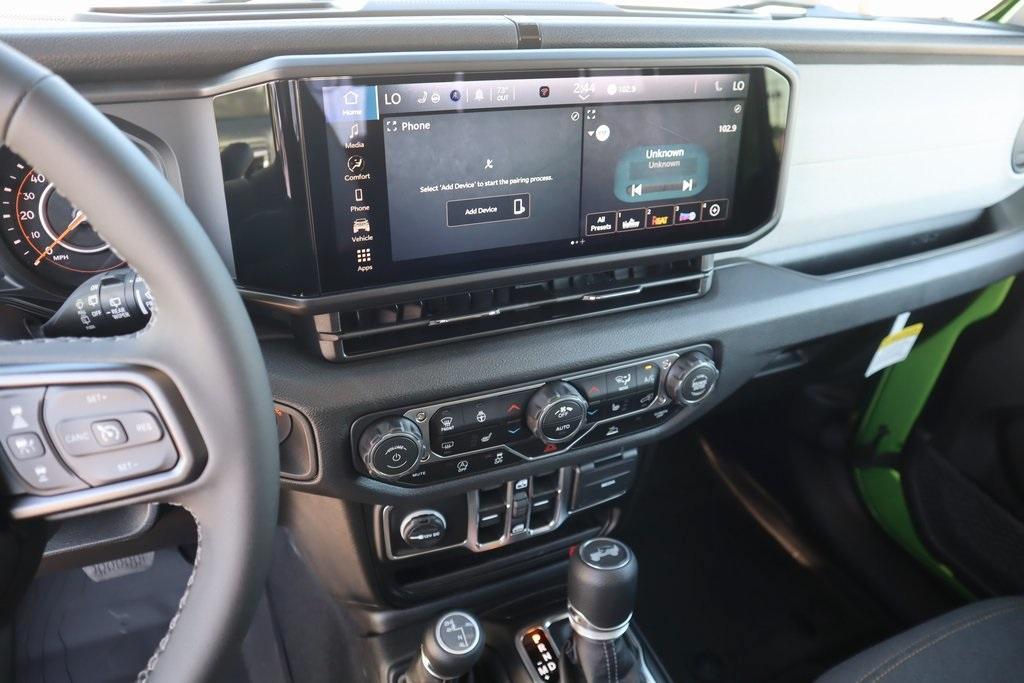 new 2025 Jeep Wrangler car, priced at $44,384