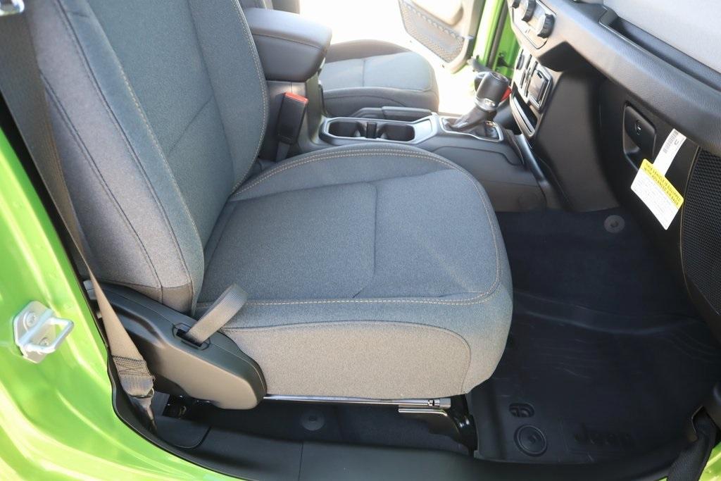 new 2025 Jeep Wrangler car, priced at $44,384