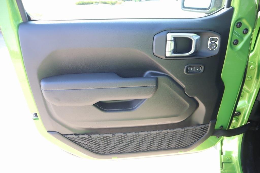 new 2025 Jeep Wrangler car, priced at $44,384