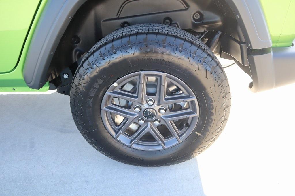 new 2025 Jeep Wrangler car, priced at $44,384