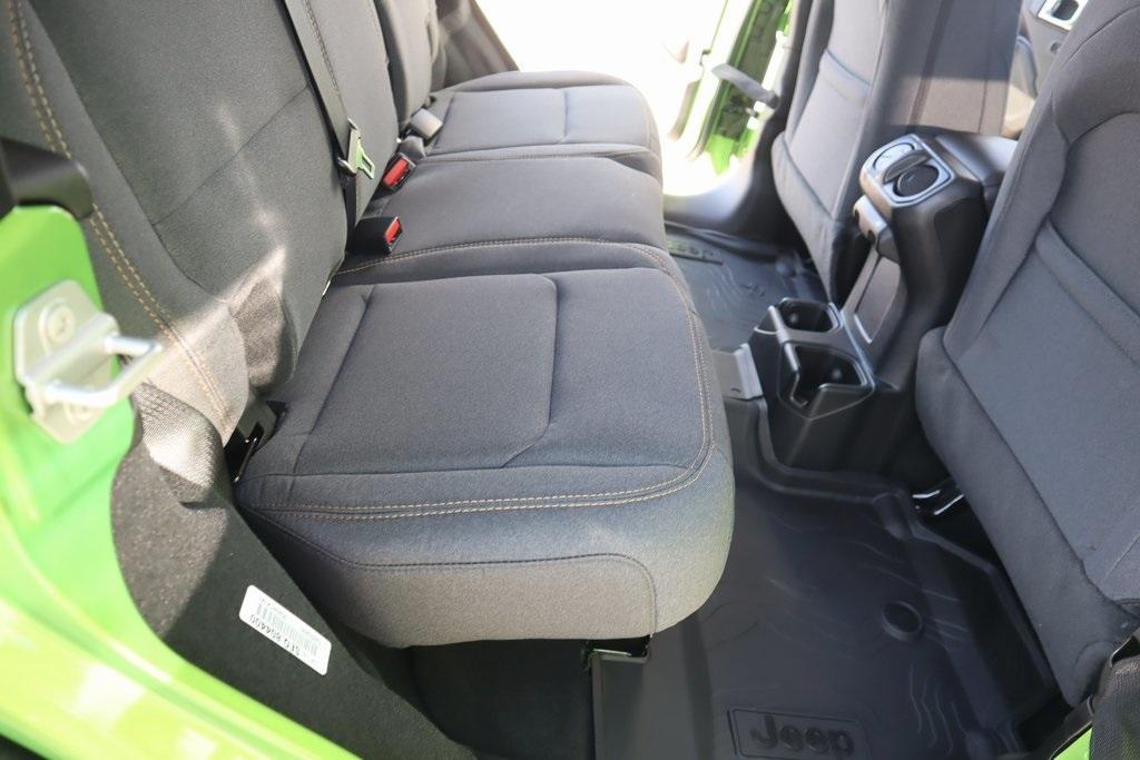 new 2025 Jeep Wrangler car, priced at $44,384