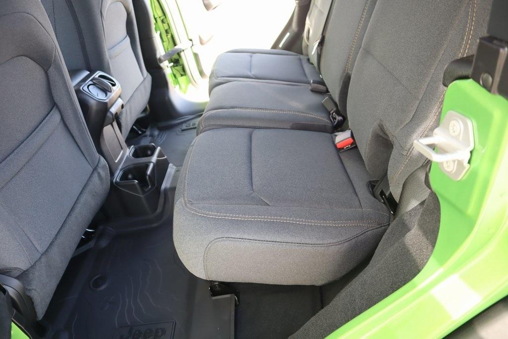 new 2025 Jeep Wrangler car, priced at $44,384