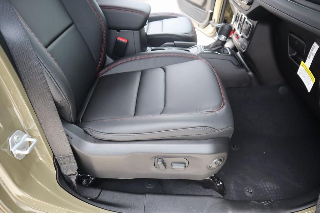 new 2025 Jeep Gladiator car, priced at $55,975