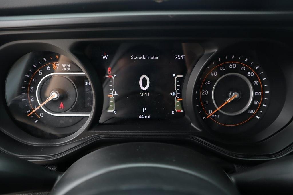 new 2025 Jeep Gladiator car, priced at $55,975