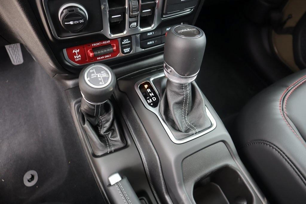 new 2025 Jeep Gladiator car, priced at $55,975