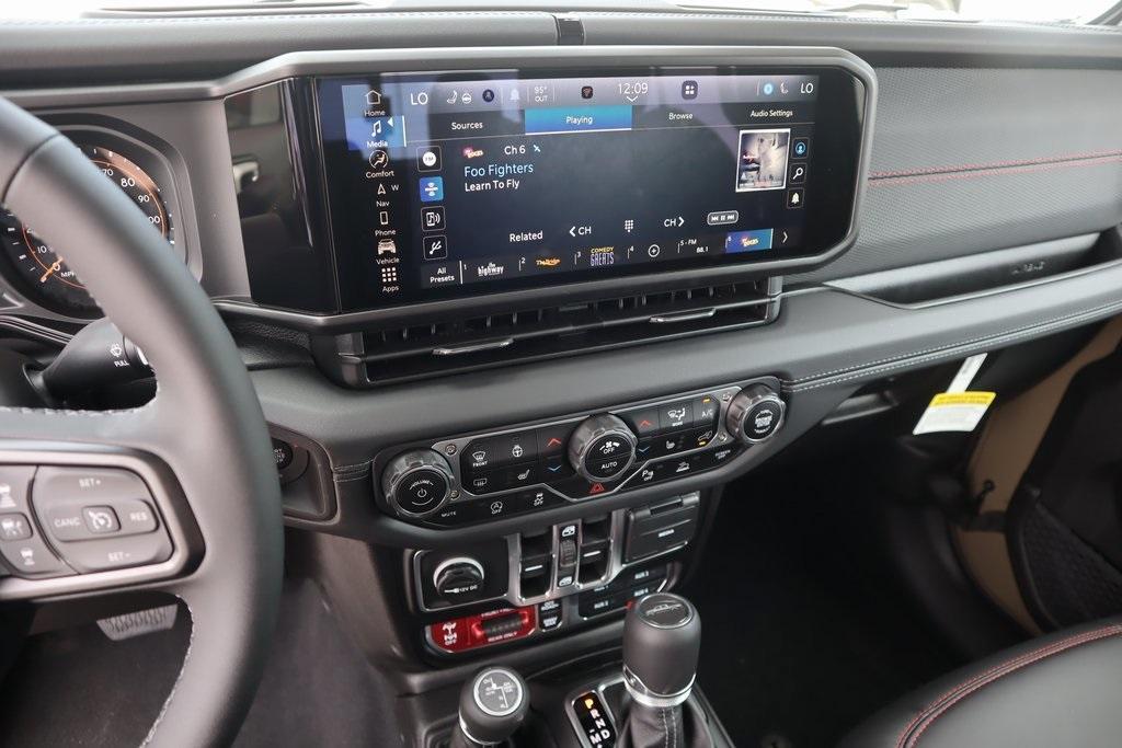 new 2025 Jeep Gladiator car, priced at $55,975
