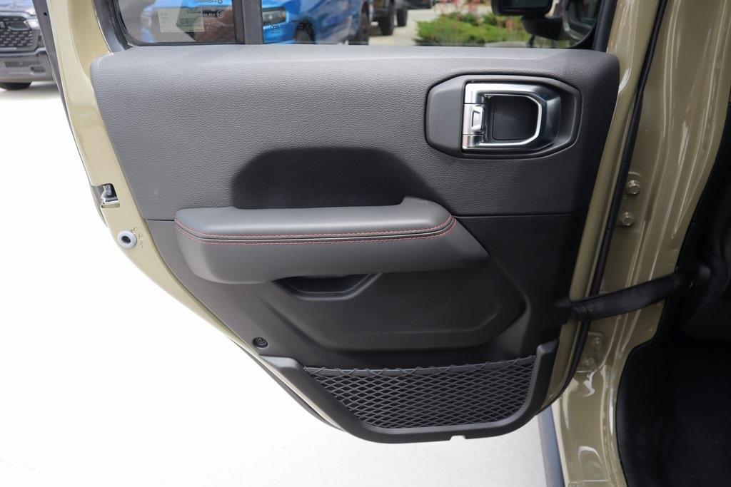 new 2025 Jeep Gladiator car, priced at $55,975