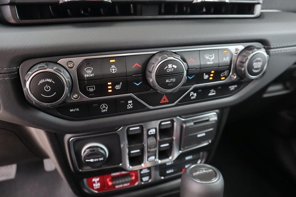 new 2025 Jeep Gladiator car, priced at $55,975