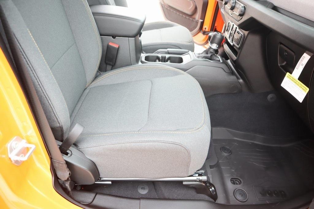 new 2025 Jeep Wrangler car, priced at $39,451