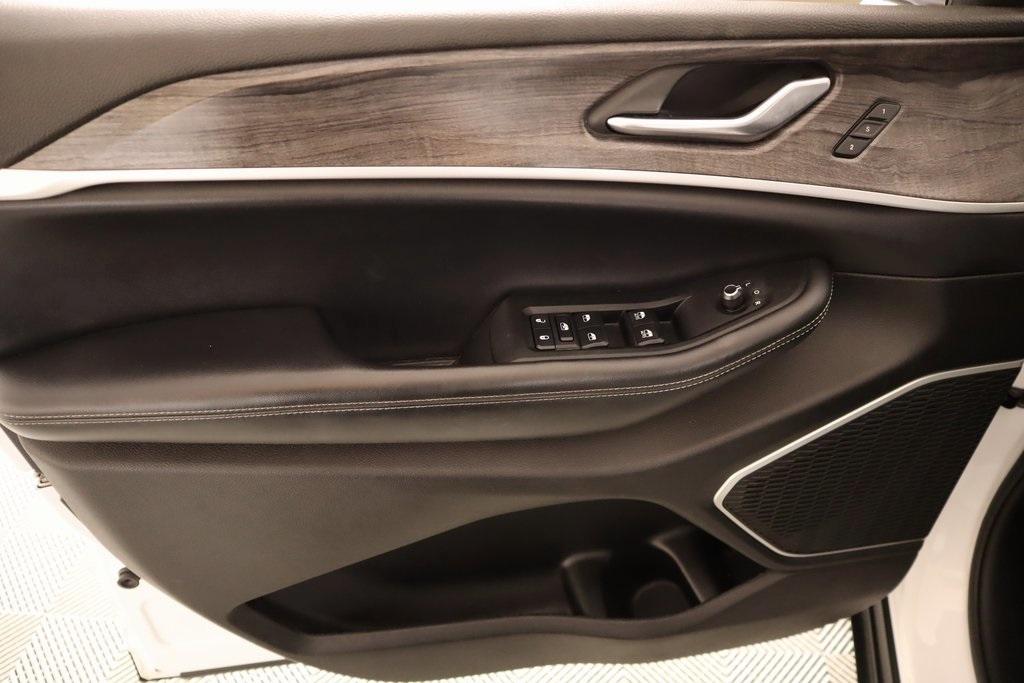 used 2022 Jeep Grand Cherokee car, priced at $27,119