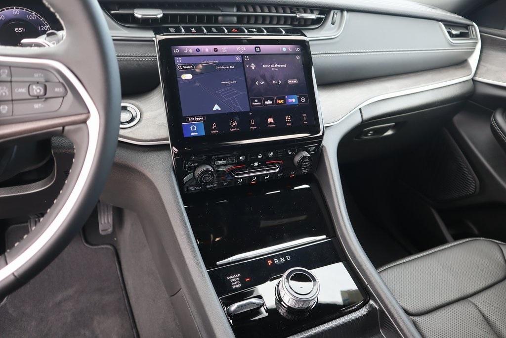 new 2025 Jeep Grand Cherokee car, priced at $51,946