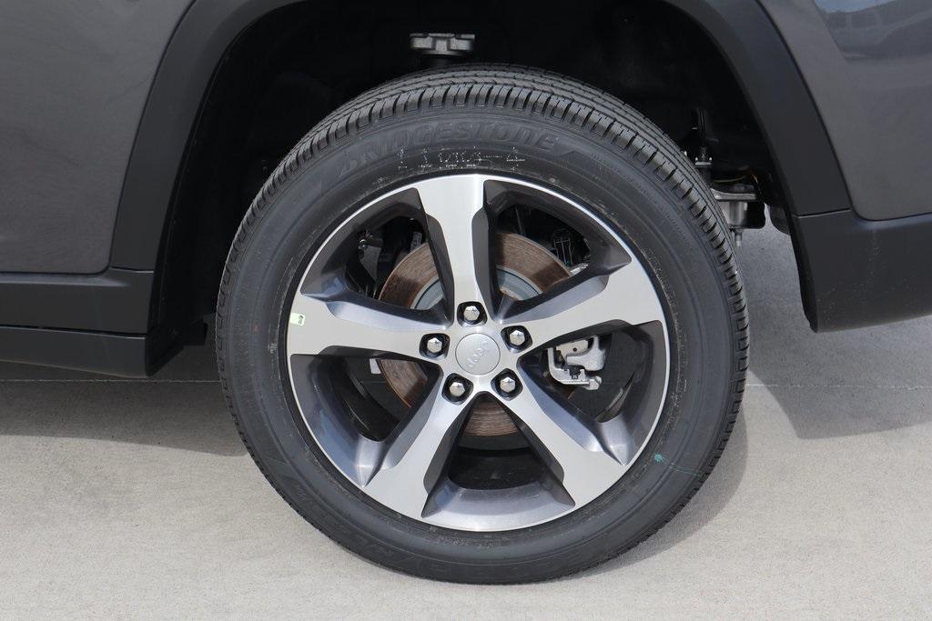new 2025 Jeep Grand Cherokee car, priced at $51,946