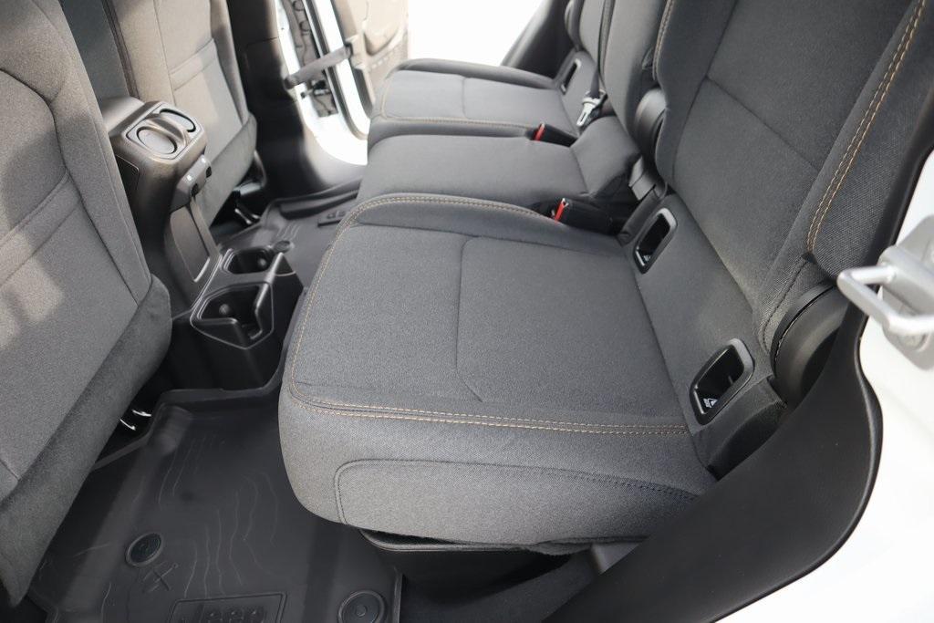 new 2025 Jeep Gladiator car, priced at $35,981