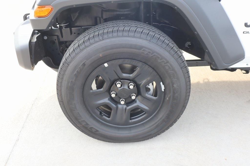 new 2025 Jeep Gladiator car, priced at $35,981