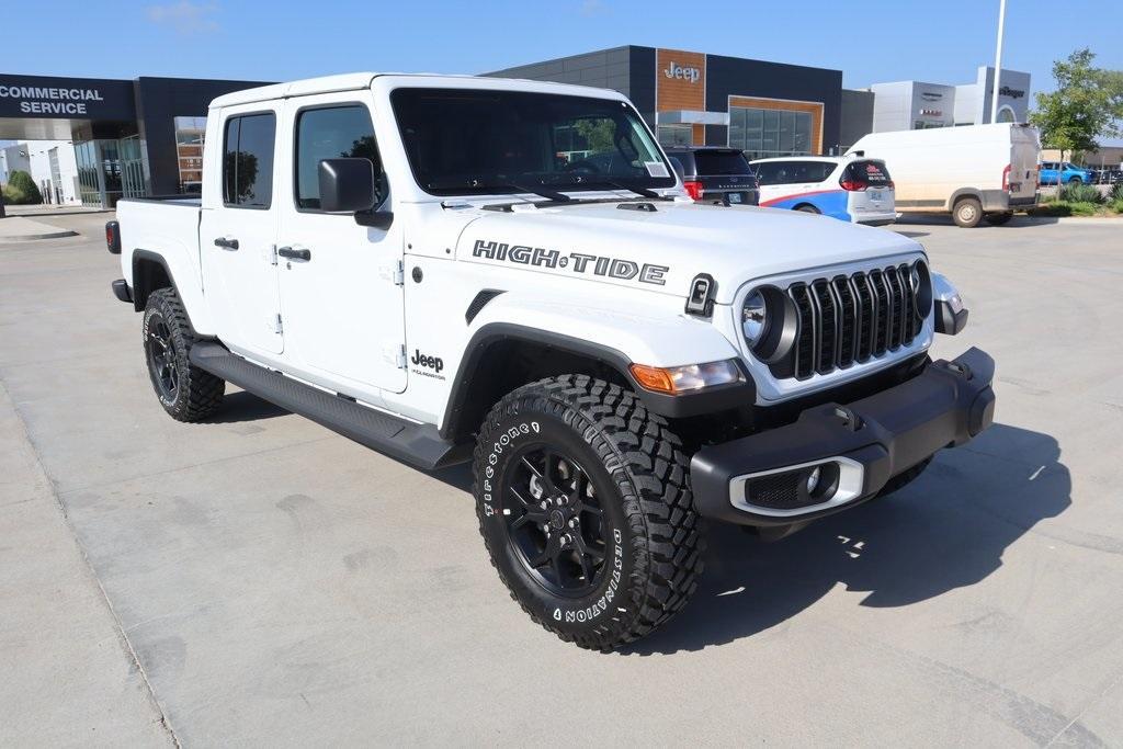 new 2025 Jeep Gladiator car, priced at $45,064