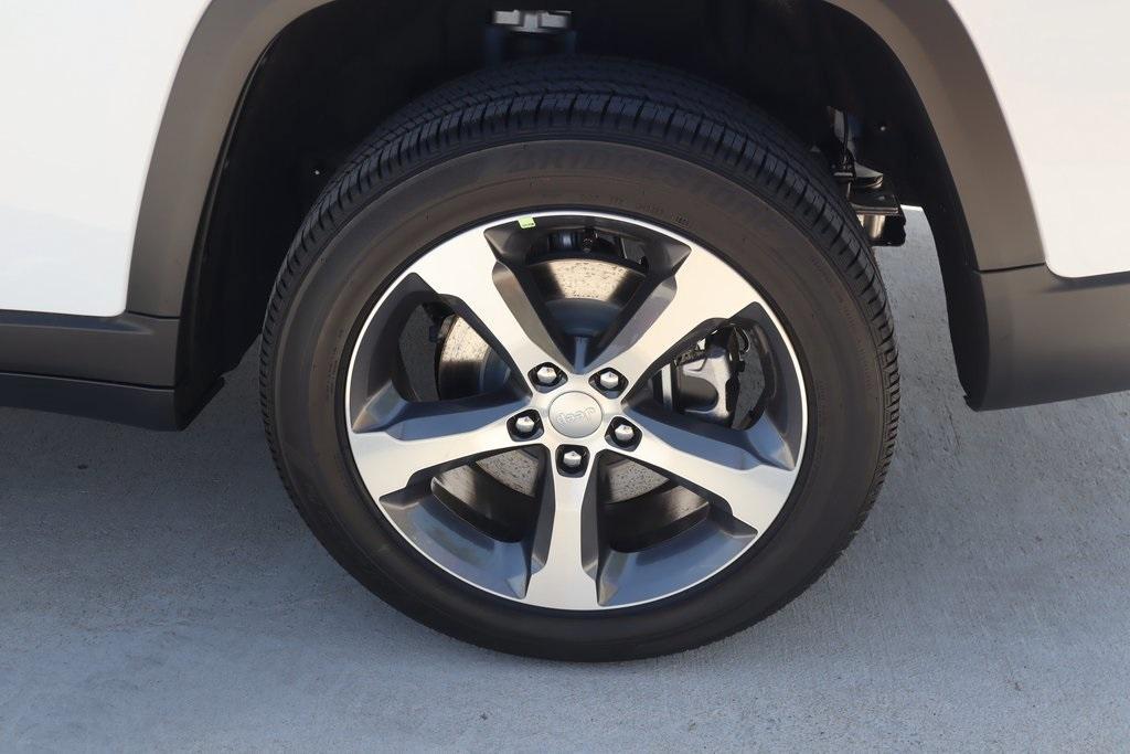 new 2025 Jeep Grand Cherokee L car, priced at $49,548