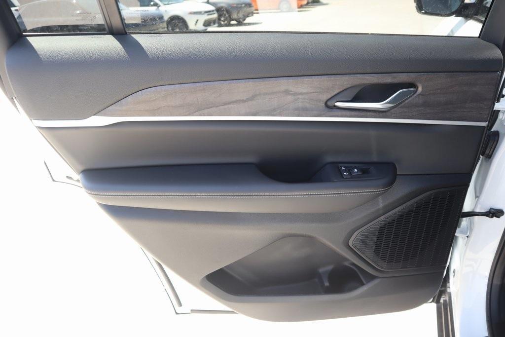 new 2025 Jeep Grand Cherokee L car, priced at $49,548