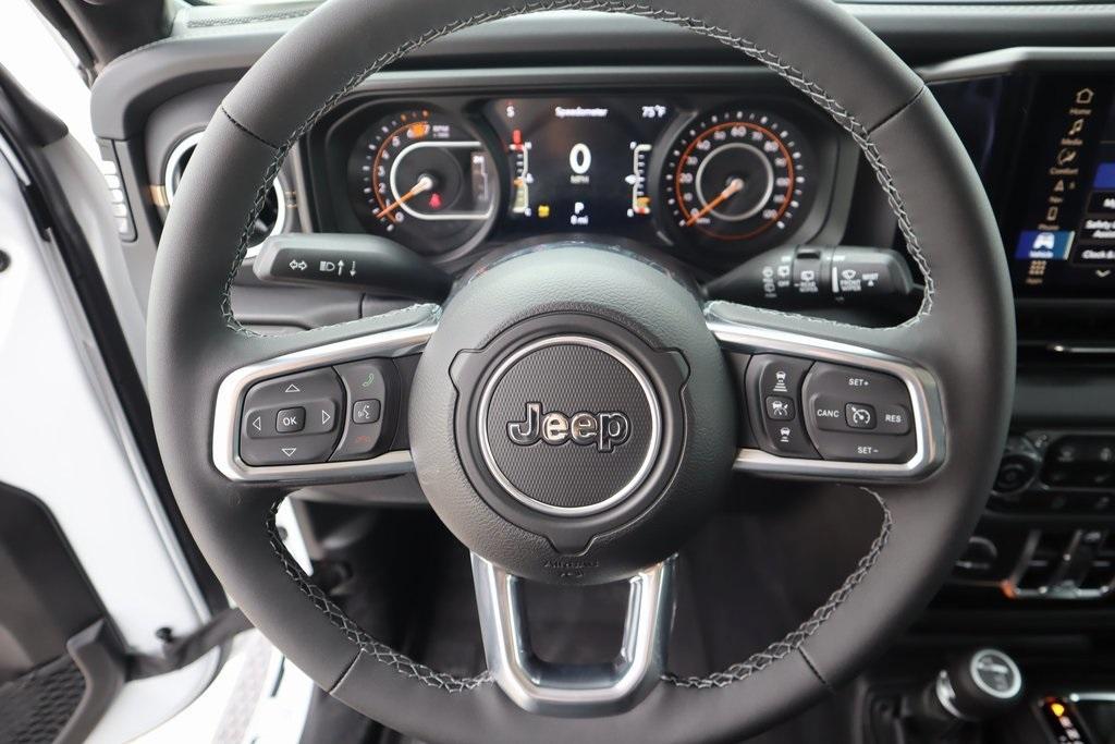 new 2025 Jeep Wrangler car, priced at $42,757