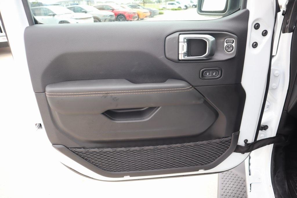 new 2025 Jeep Wrangler car, priced at $42,757