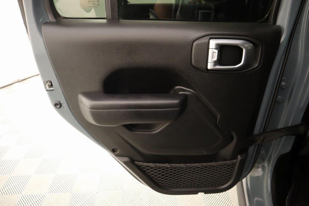 used 2024 Jeep Gladiator car, priced at $35,259