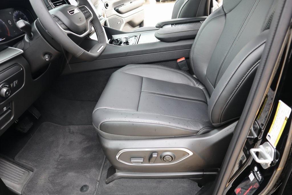 new 2025 Jeep Wagoneer L car, priced at $71,328
