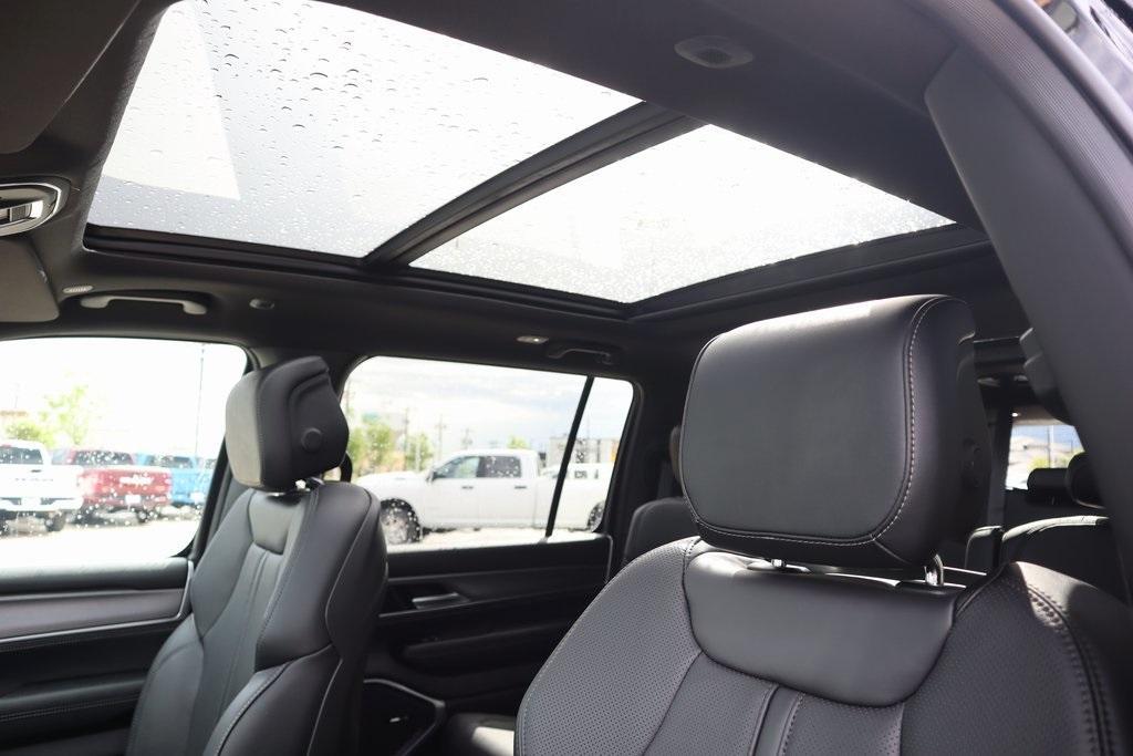 new 2025 Jeep Wagoneer L car, priced at $71,328