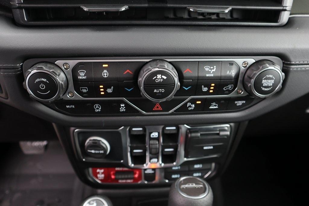new 2025 Jeep Gladiator car, priced at $56,262