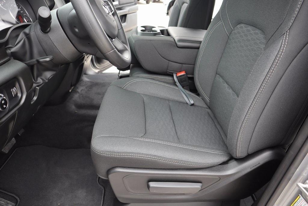 new 2025 Ram 1500 car, priced at $35,334