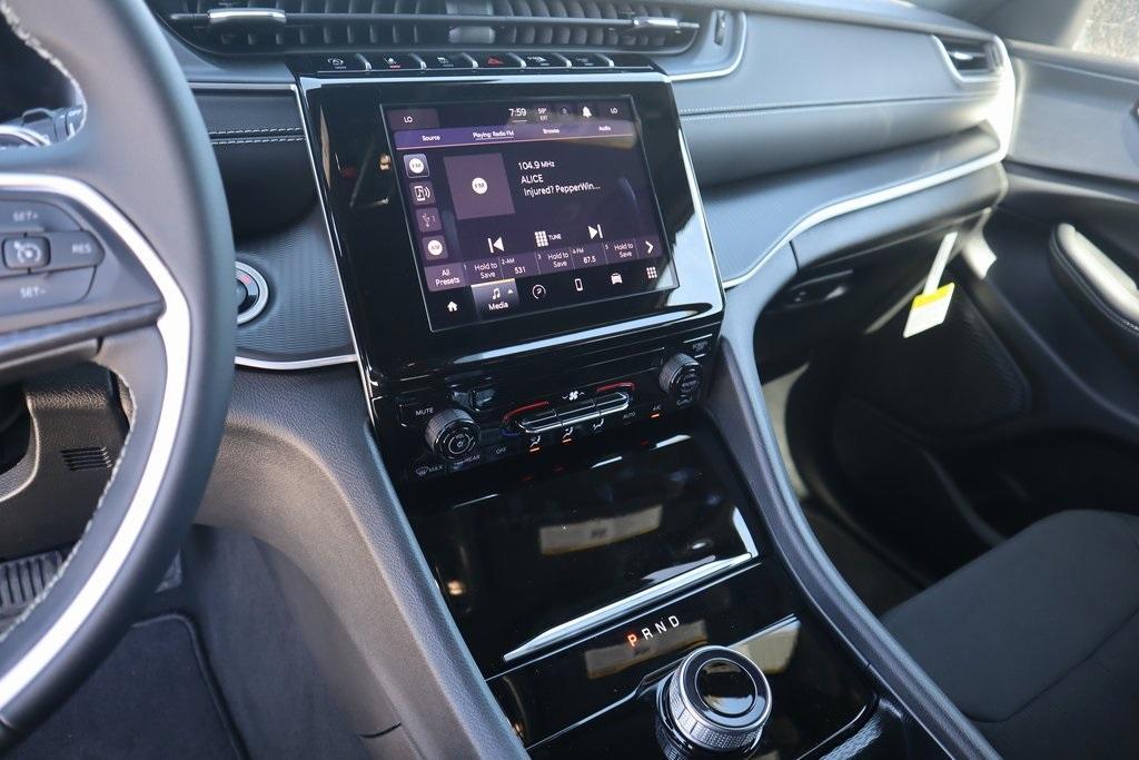 new 2025 Jeep Grand Cherokee L car, priced at $33,721