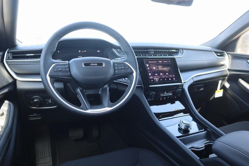new 2025 Jeep Grand Cherokee L car, priced at $33,721