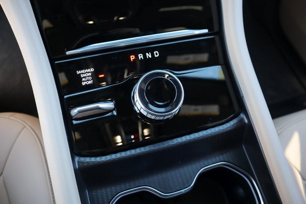 new 2025 Jeep Grand Cherokee car, priced at $40,900