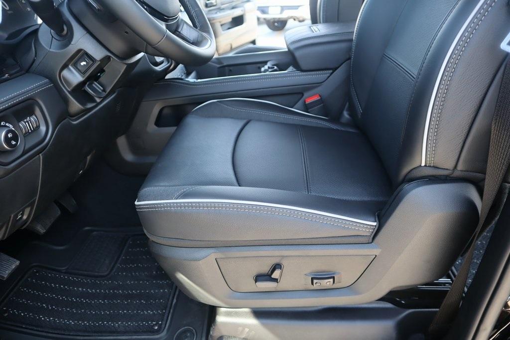 new 2025 Ram 3500 car, priced at $91,983