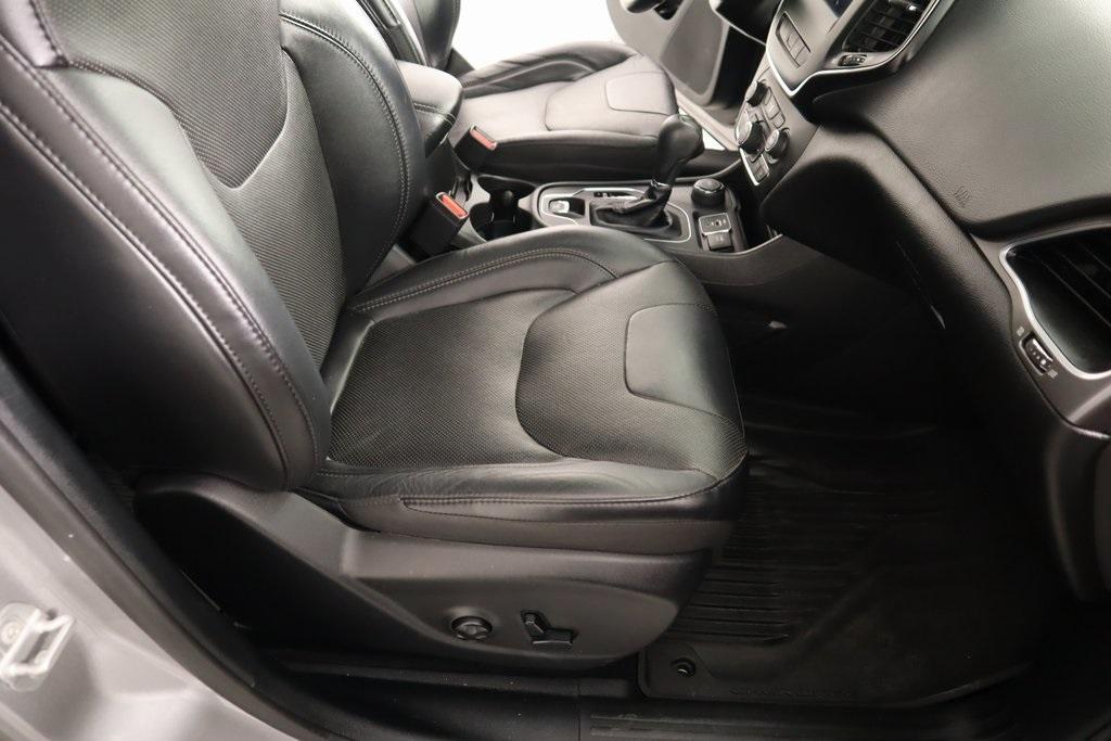 used 2021 Jeep Cherokee car, priced at $22,090