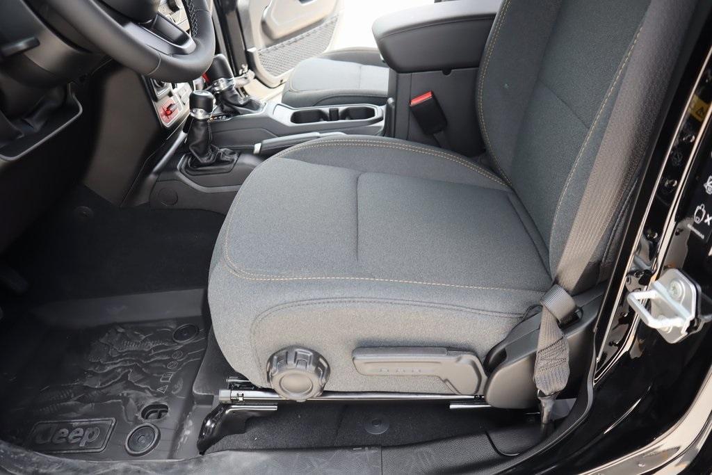 new 2025 Jeep Wrangler car, priced at $57,780