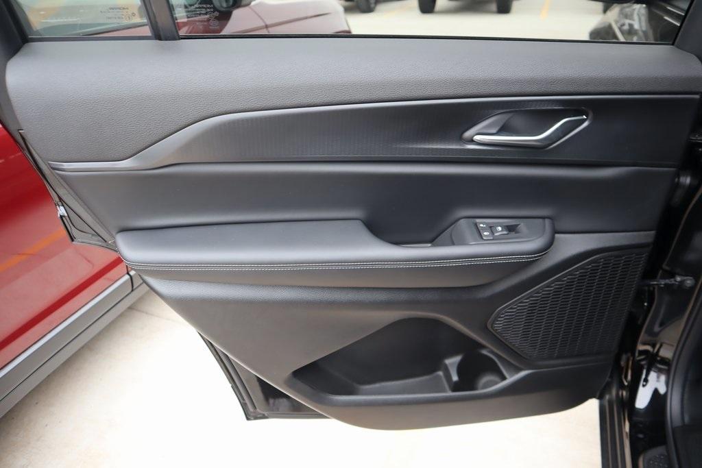 new 2025 Jeep Grand Cherokee L car, priced at $38,297
