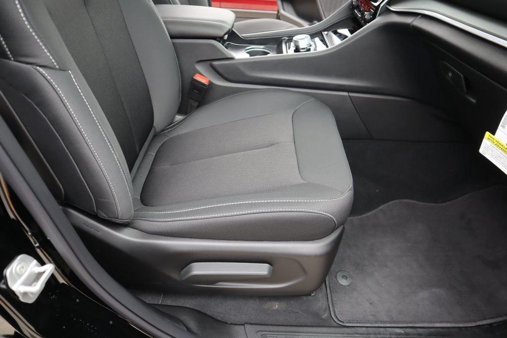 new 2025 Jeep Grand Cherokee L car, priced at $38,297