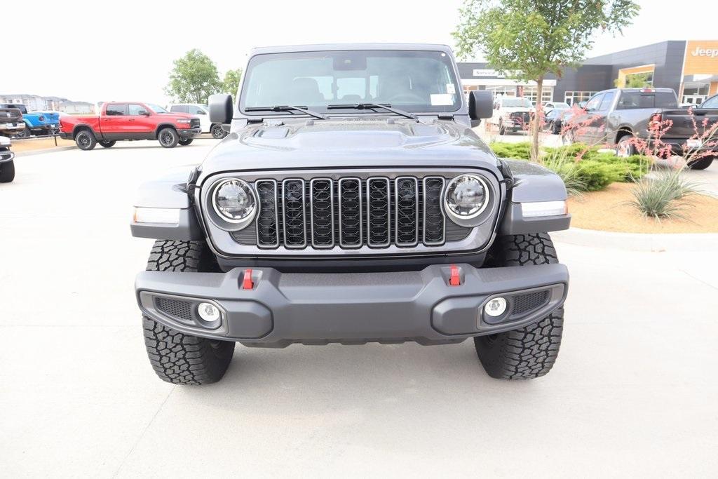 new 2025 Jeep Gladiator car, priced at $45,576