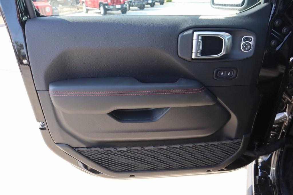 new 2025 Jeep Wrangler car, priced at $68,942