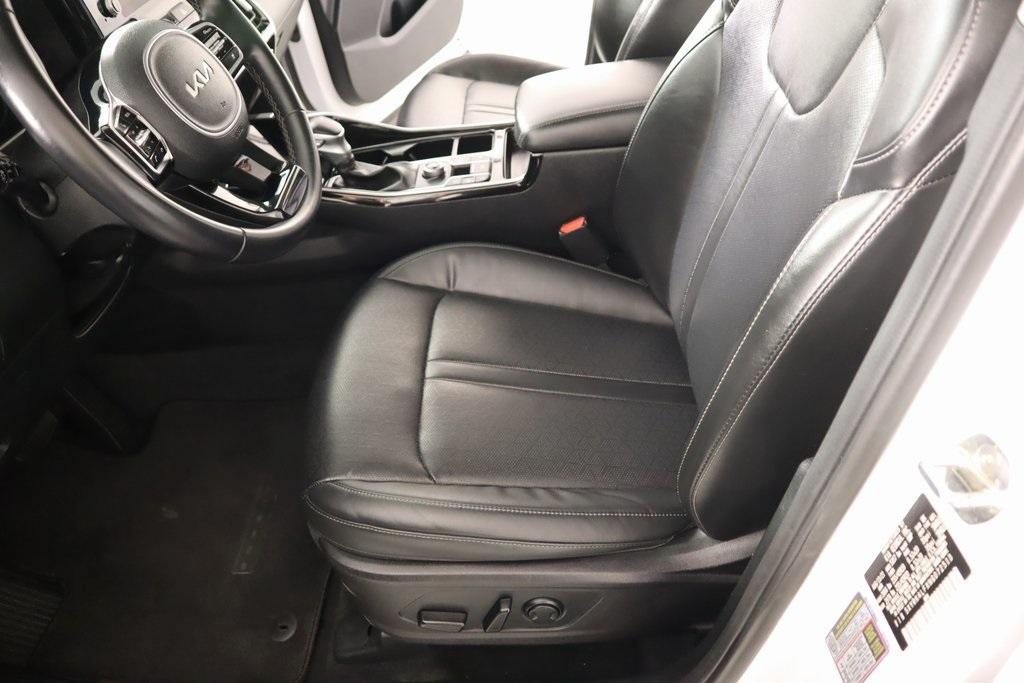 used 2022 Kia Sorento car, priced at $25,009