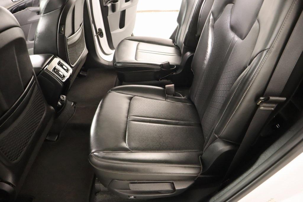 used 2022 Kia Sorento car, priced at $25,009