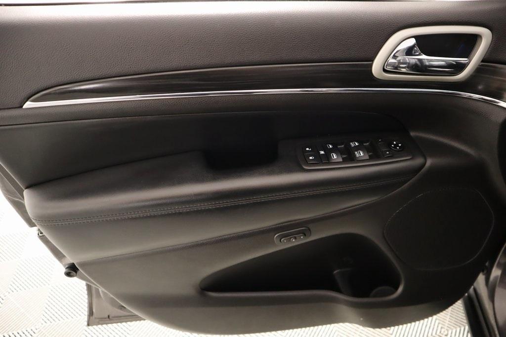 used 2021 Jeep Grand Cherokee car, priced at $28,389