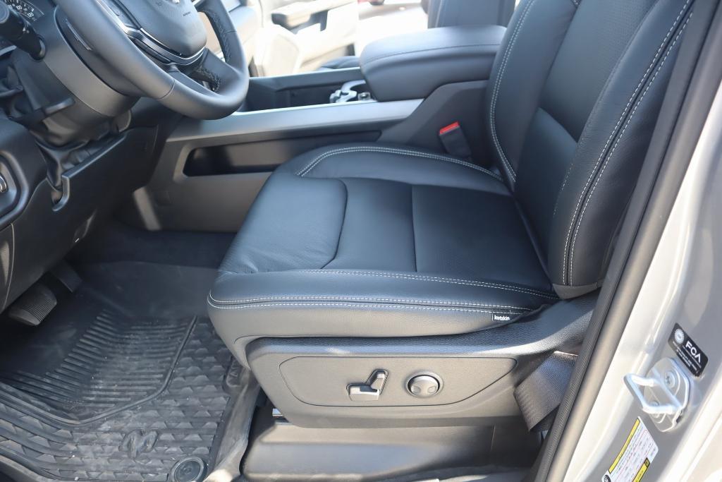 new 2025 Ram 1500 car, priced at $62,142