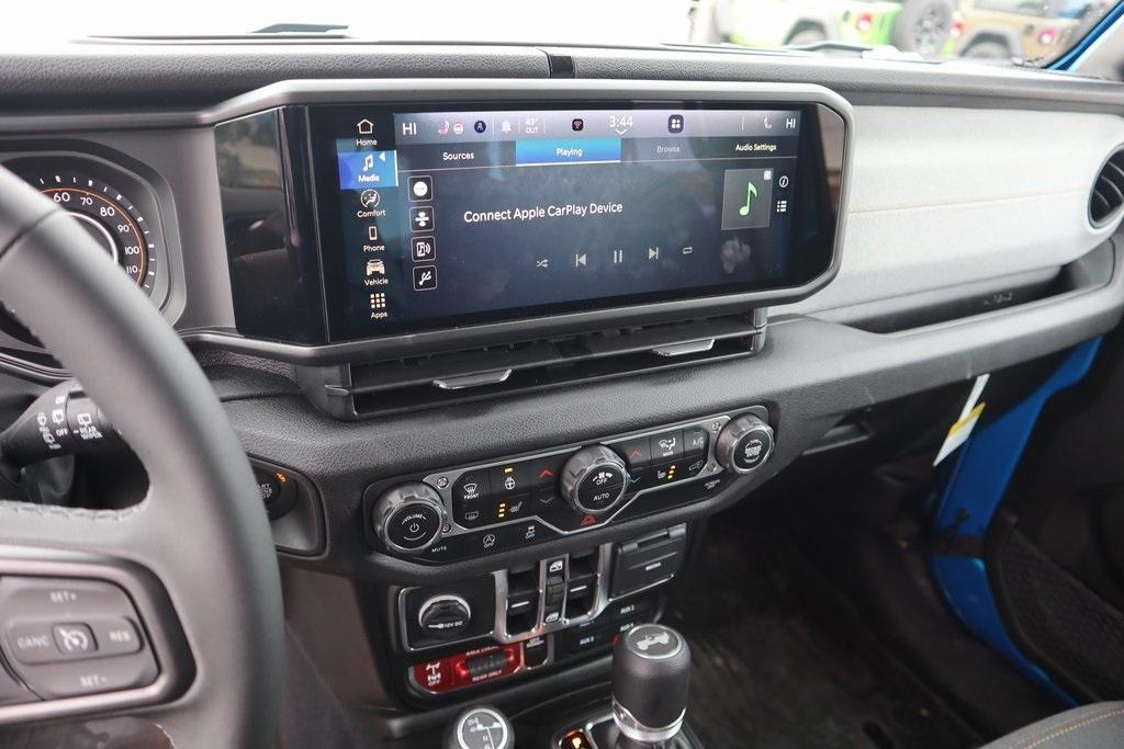 new 2025 Jeep Wrangler car, priced at $51,776