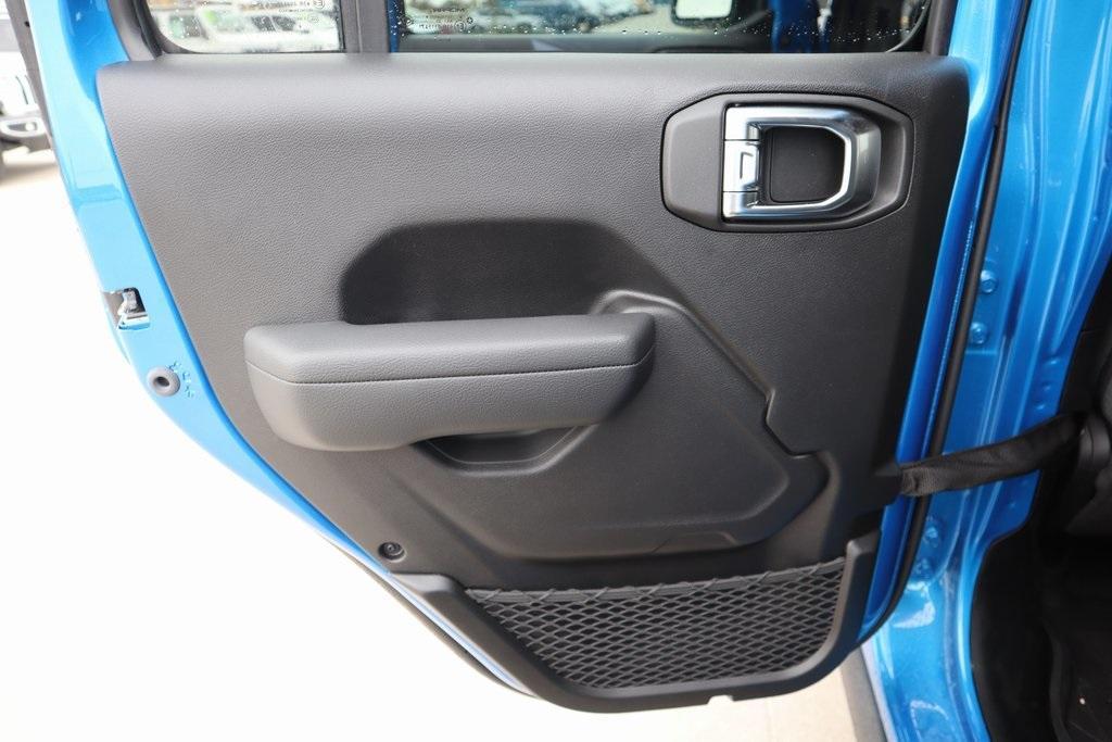 new 2025 Jeep Wrangler car, priced at $51,776